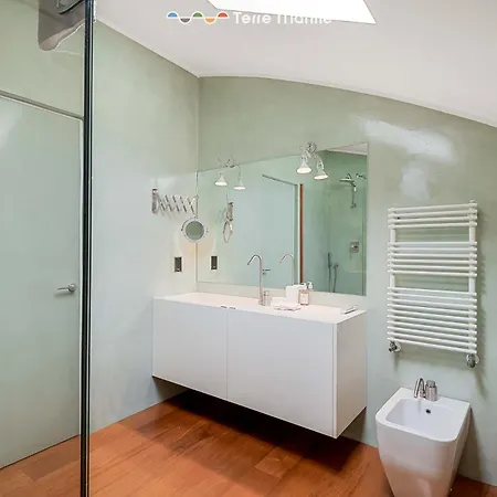 Bay View Home, Terremarine *